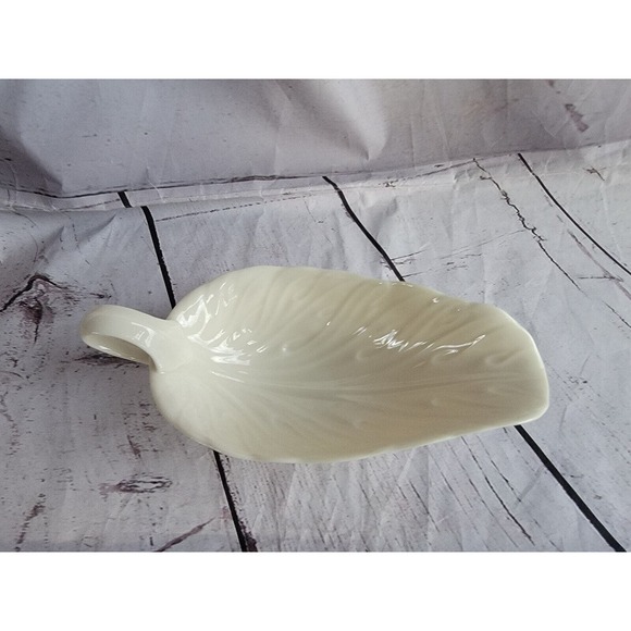 Lenox Cabbage Leaf Gravy/Sauce Boat No Chips Or Cracks - Picture 2 of 7